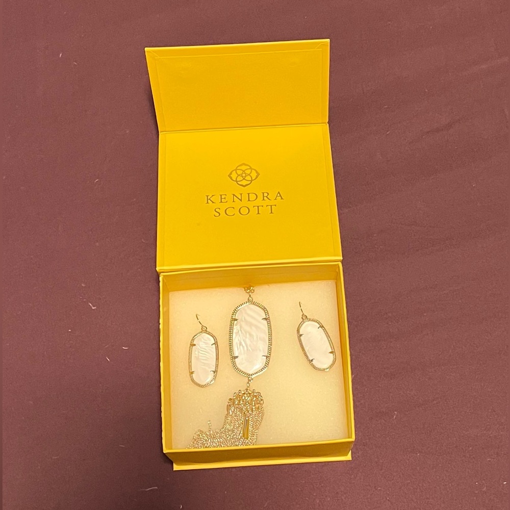 Kendra Scott Rayne Necklace and earrings set